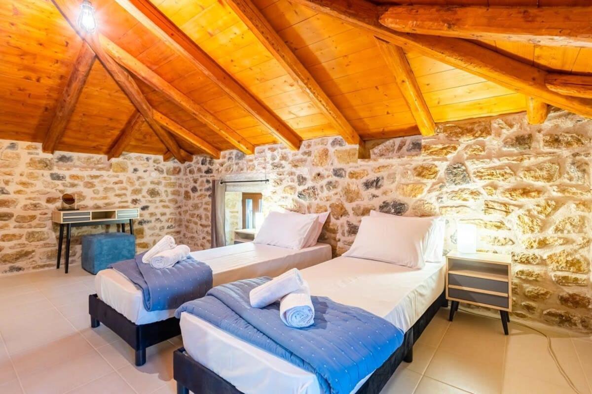 Mantineia Stone Villa-An Ethereal Getaway Megali Mantineia Экстерьер фото