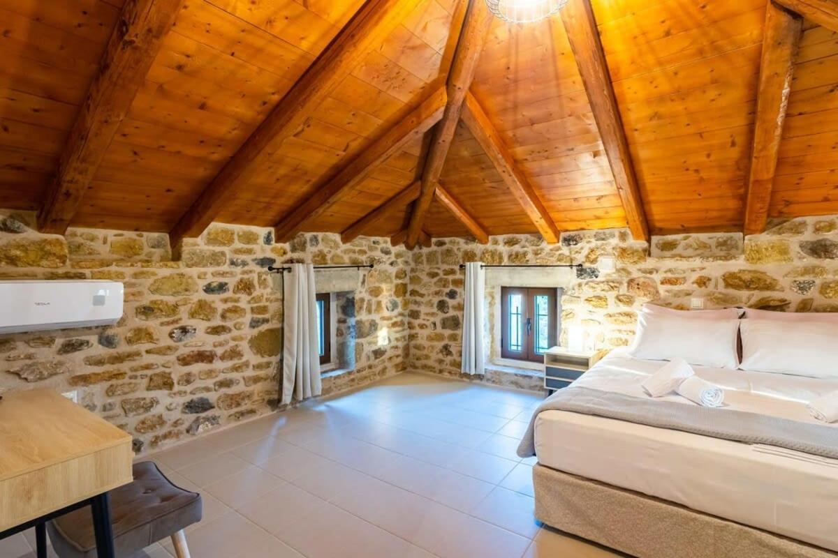 Mantineia Stone Villa-An Ethereal Getaway Megali Mantineia Экстерьер фото